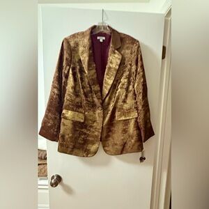 New w Tags, bar III blazer, shimmery fabric. Size 14W. One button close.